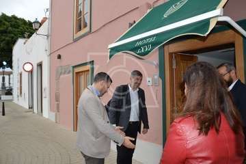 El senador nacionalista Fernando Clavijo durante la visita a Telde (Foto TA)